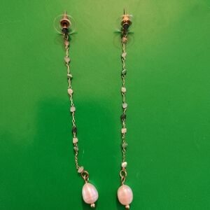 Lightweight hanging earring